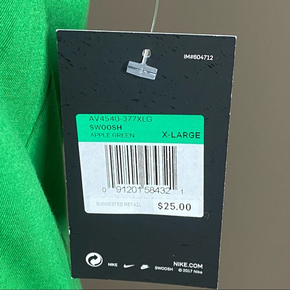 The Nike Tee Athletic Cut Shirt Sz XL Apple Green - Picture 6 of 6